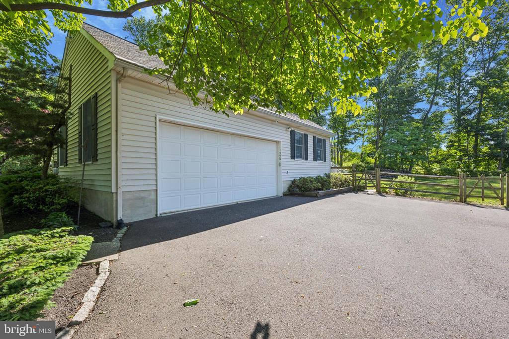 1329 Hilltown Pike