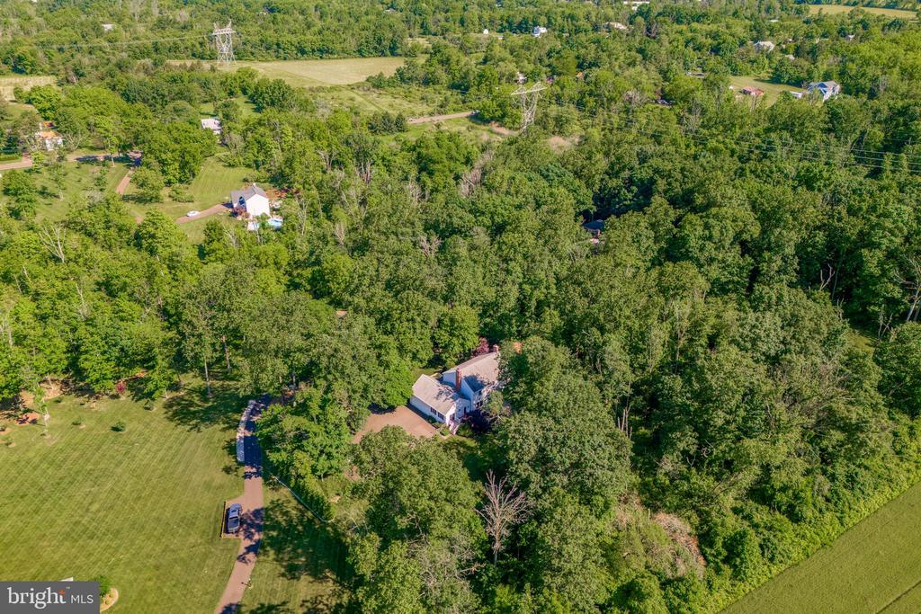 1329 Hilltown Pike