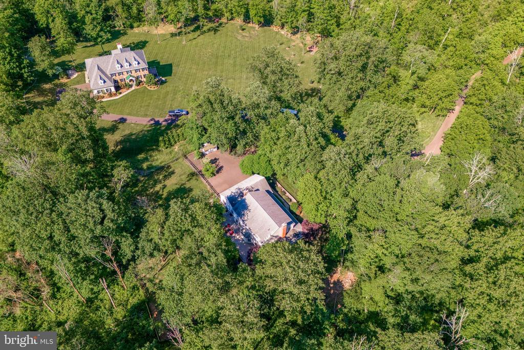 1329 Hilltown Pike
