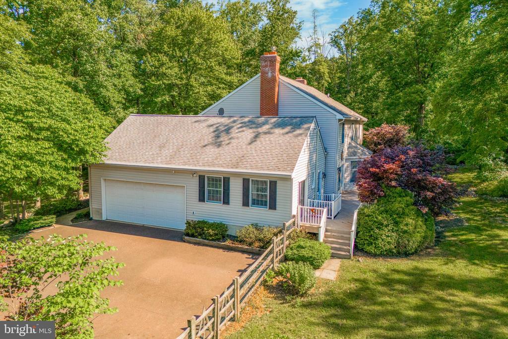 1329 Hilltown Pike