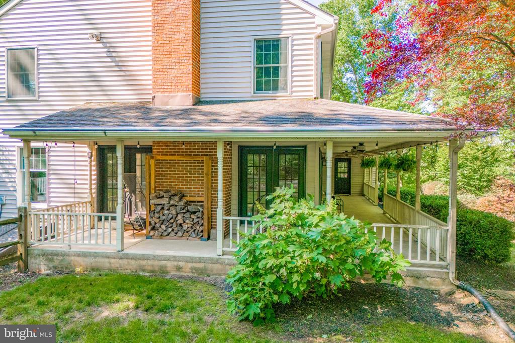 1329 Hilltown Pike