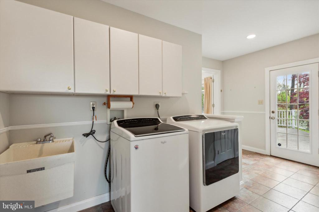 1329 Hilltown Pike