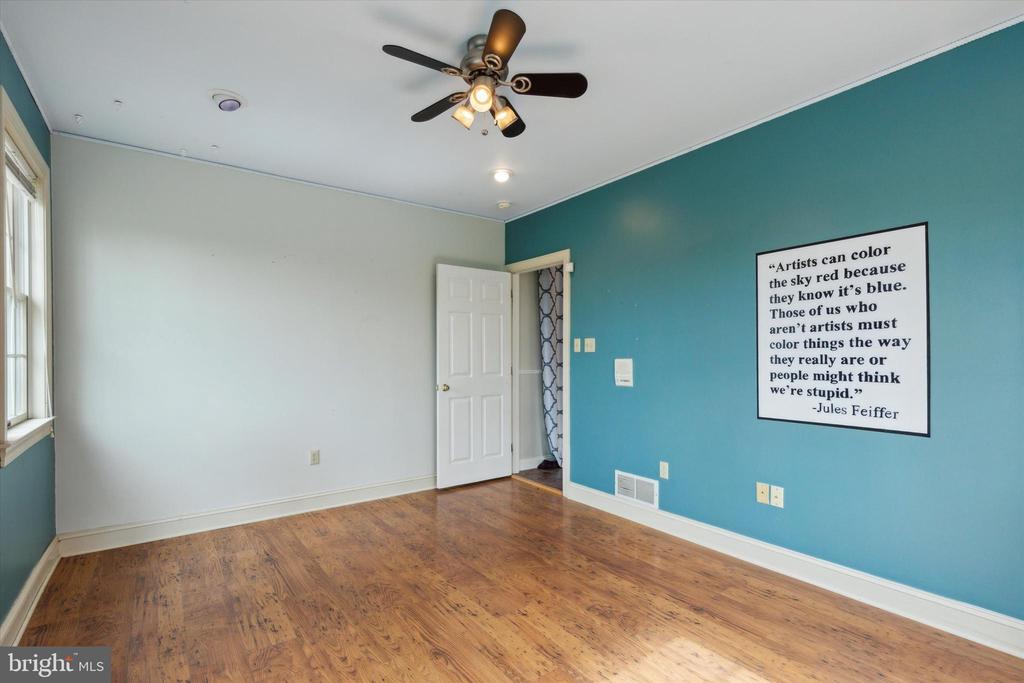 1329 Hilltown Pike