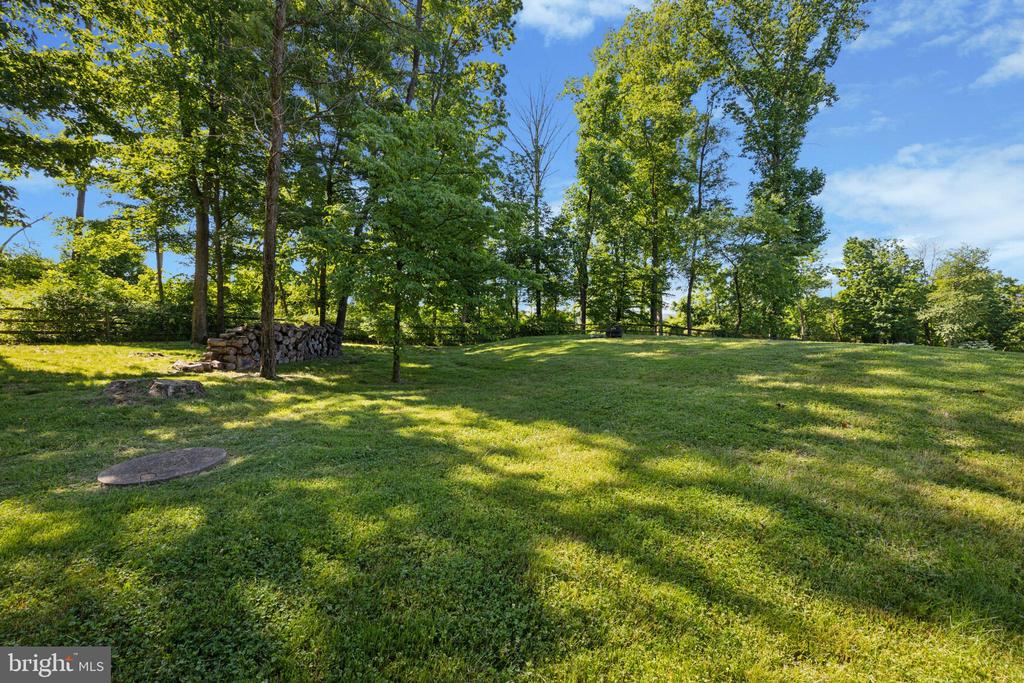 1329 Hilltown Pike