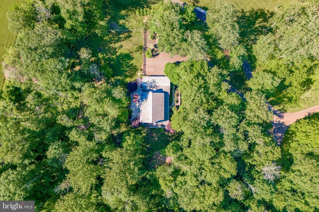 1329 Hilltown Pike