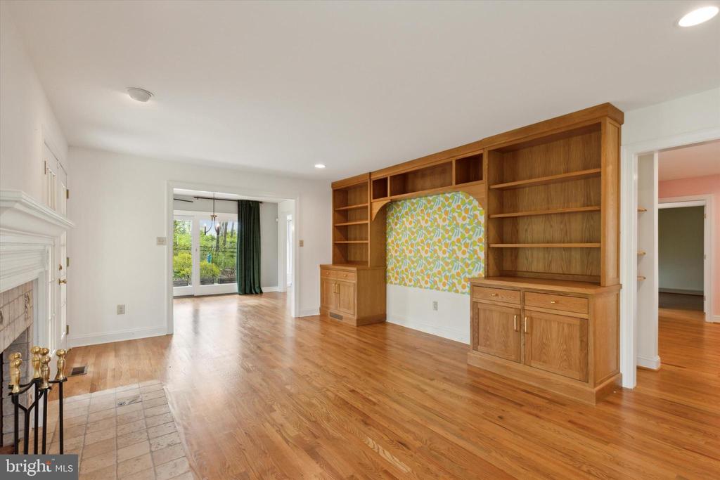 1329 Hilltown Pike