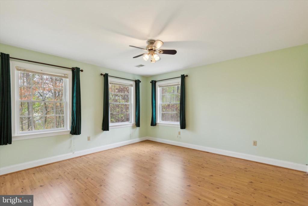 1329 Hilltown Pike