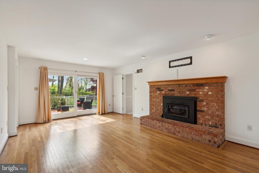 1329 Hilltown Pike