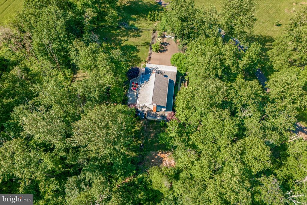 1329 Hilltown Pike
