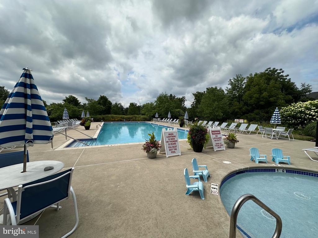 3235 BROOKSIDE DR #81