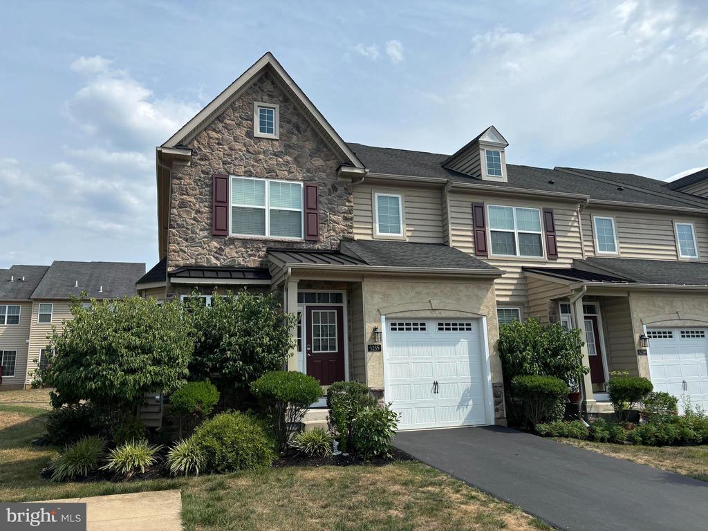 3235 BROOKSIDE DR #81