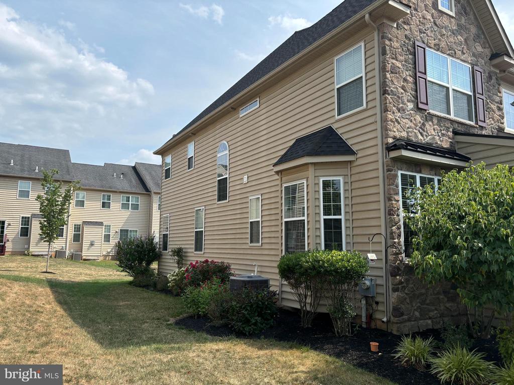 3235 BROOKSIDE DR #81