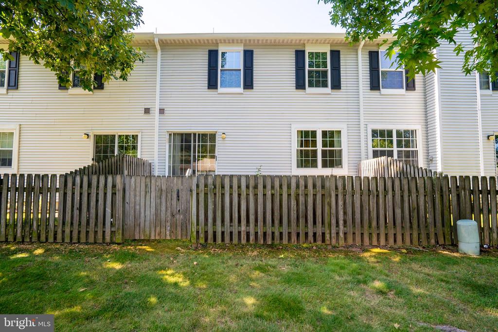 2428 Linksman Ln