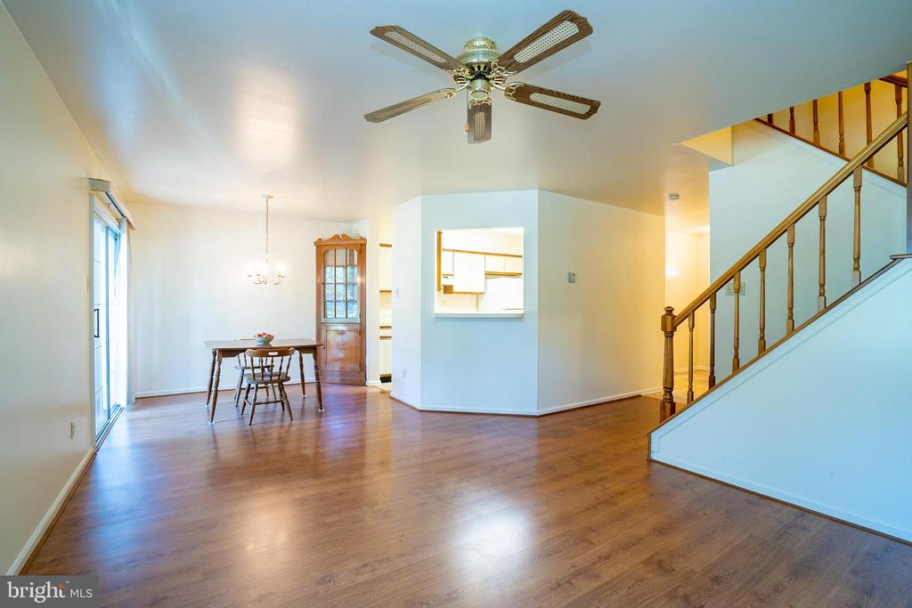 2428 Linksman Ln