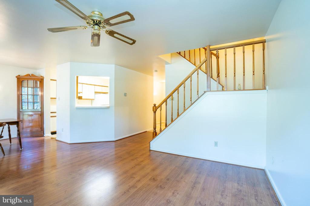 2428 Linksman Ln