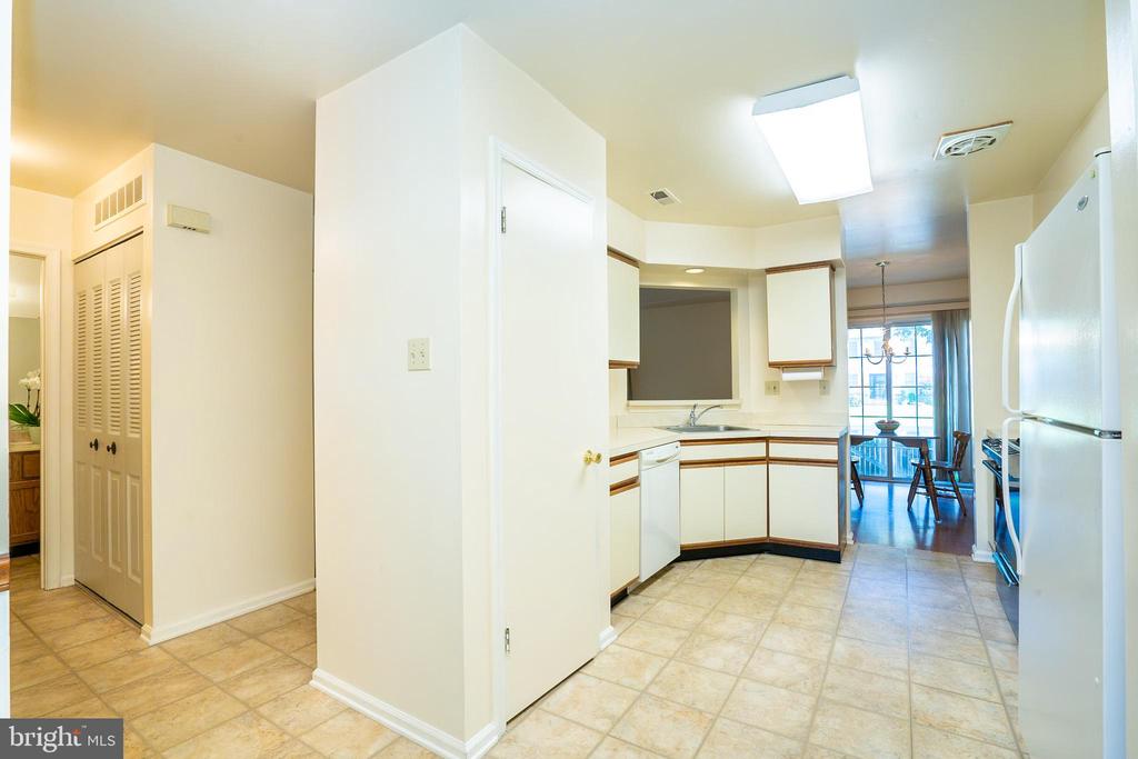 2428 Linksman Ln