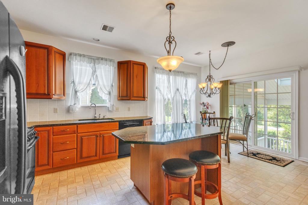 1303 Creekside Ln