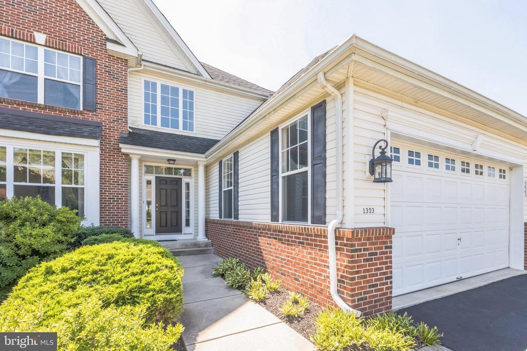 1303 Creekside Ln