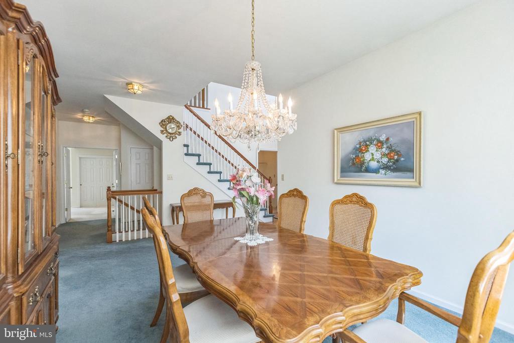 1303 Creekside Ln