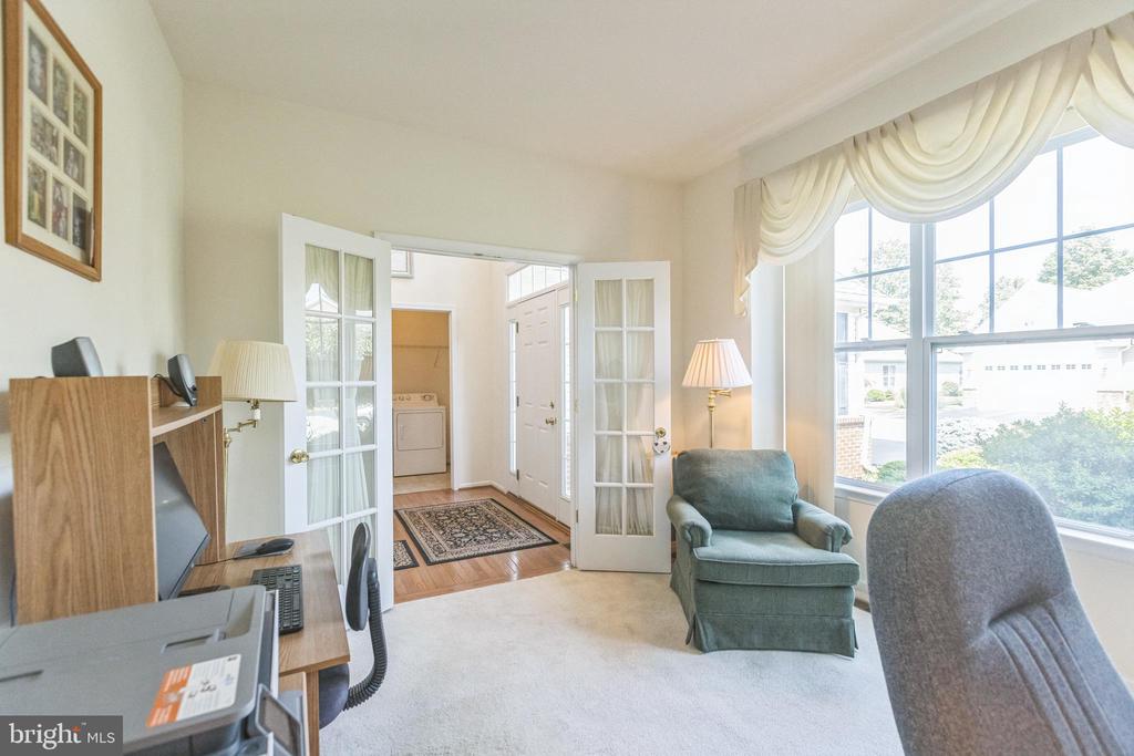 1303 Creekside Ln