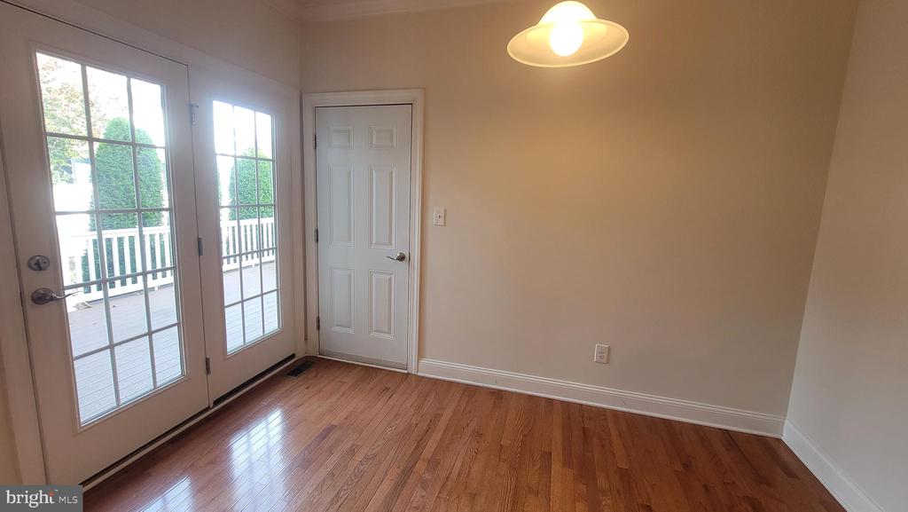 633 N MAIN ST