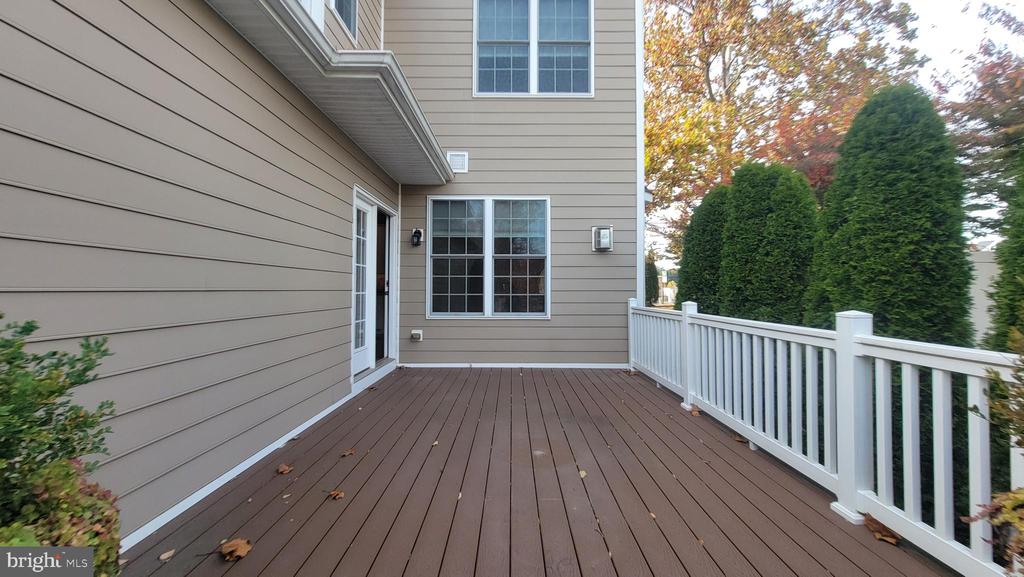 633 N MAIN ST