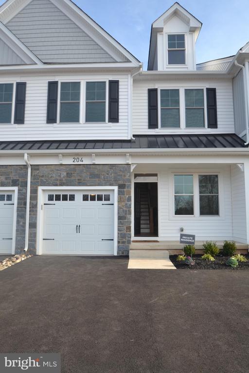 204 FOXHEDGE RD #100