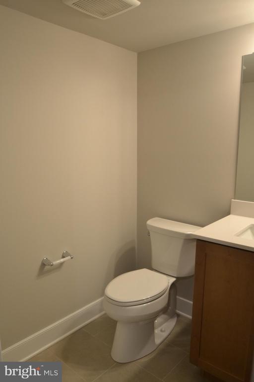 204 FOXHEDGE RD #100
