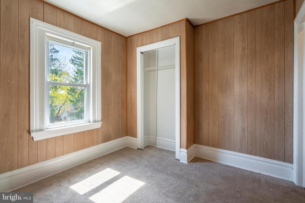 261 N 4th St
