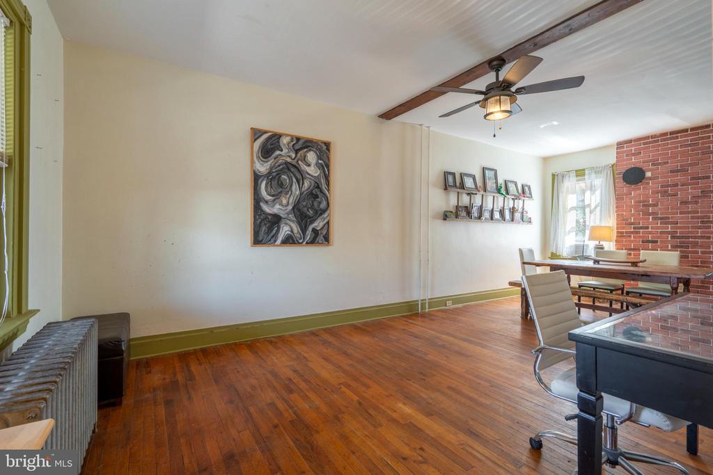 261 N 4th St