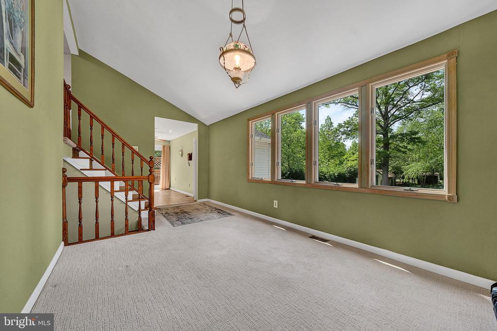 370 Kansas Rd