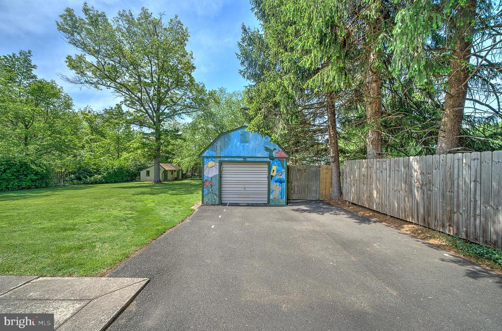370 Kansas Rd