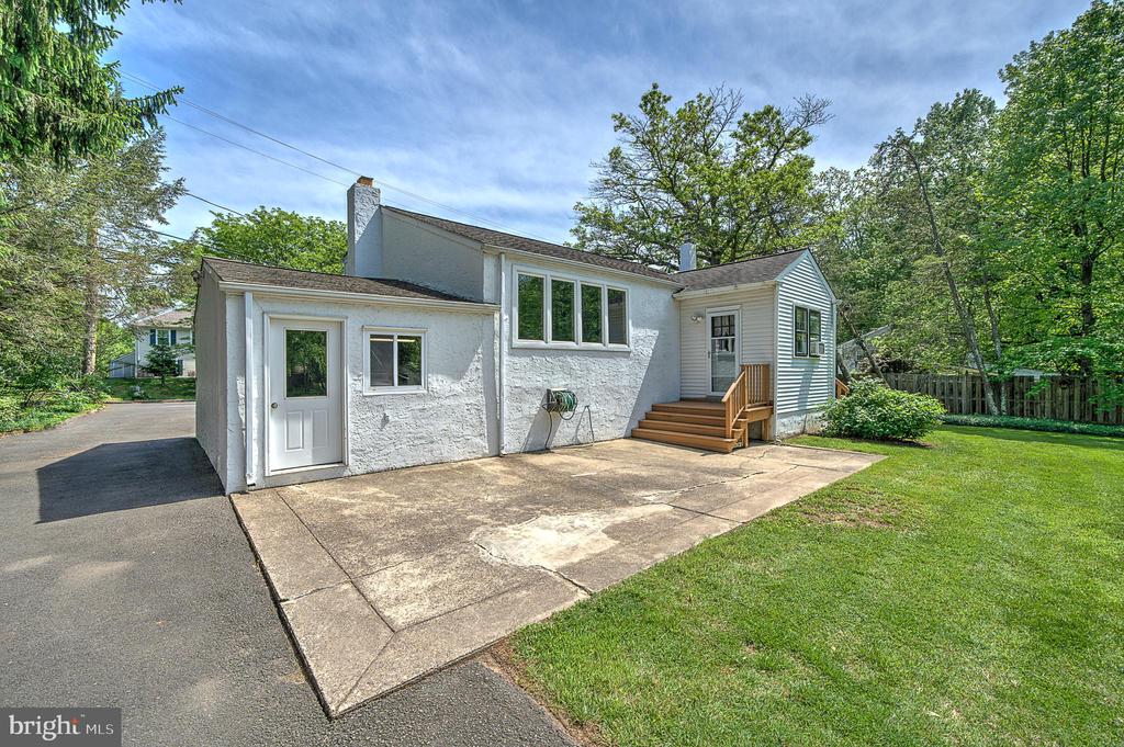 370 Kansas Rd