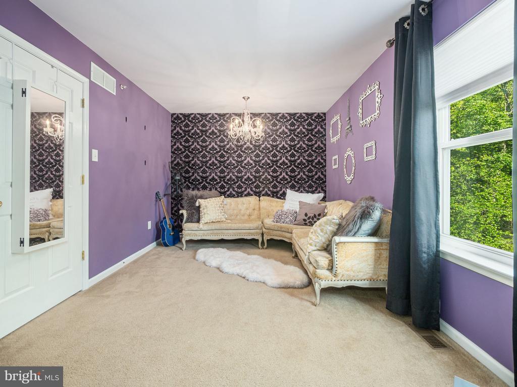 137 Buttercup Blvd