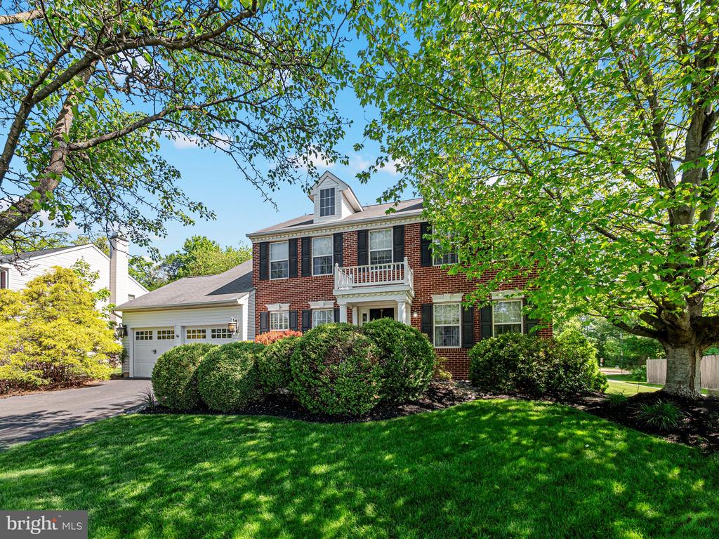 137 Buttercup Blvd