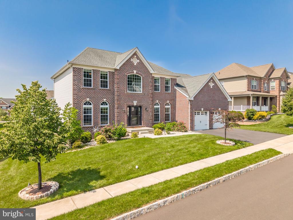 1361 Memorial Dr