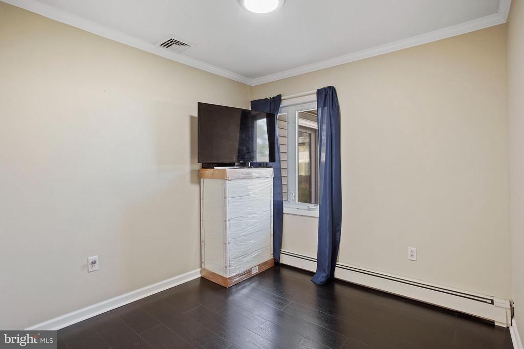 37 Outlook Ln