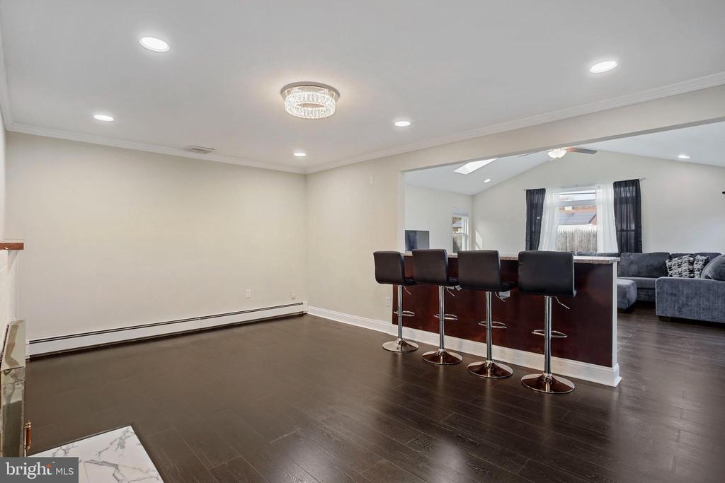 37 Outlook Ln