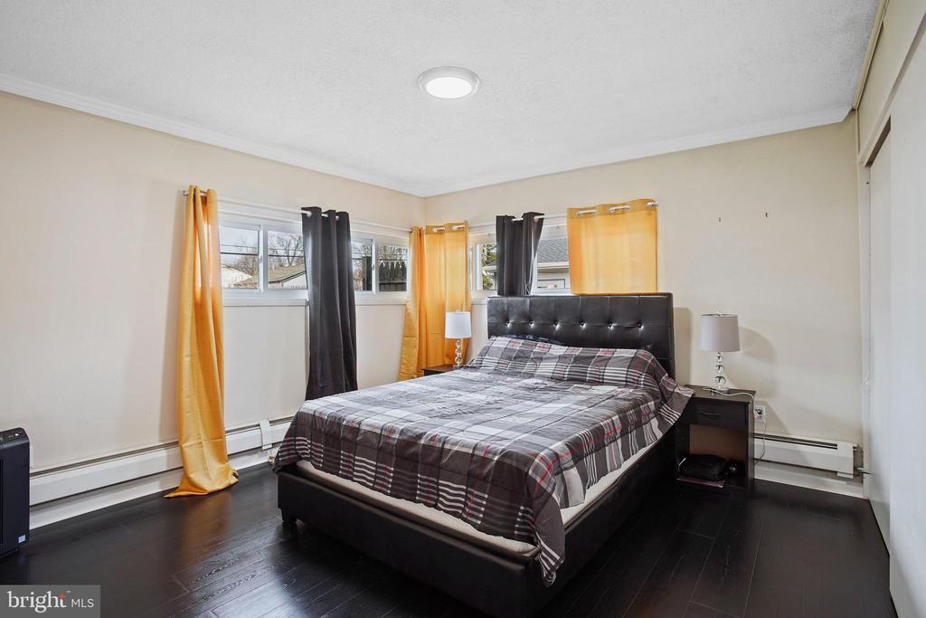 37 Outlook Ln