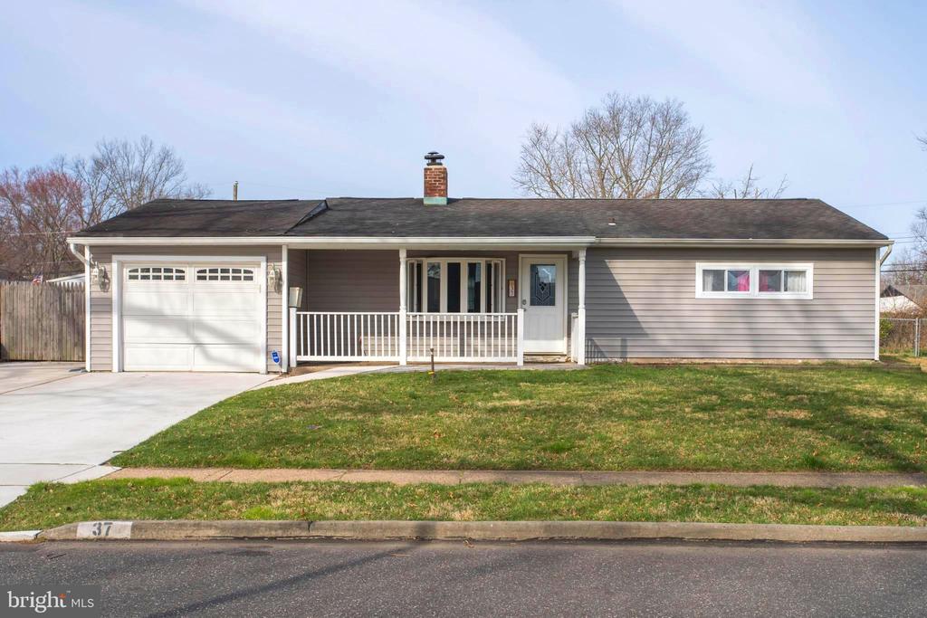 37 Outlook Ln