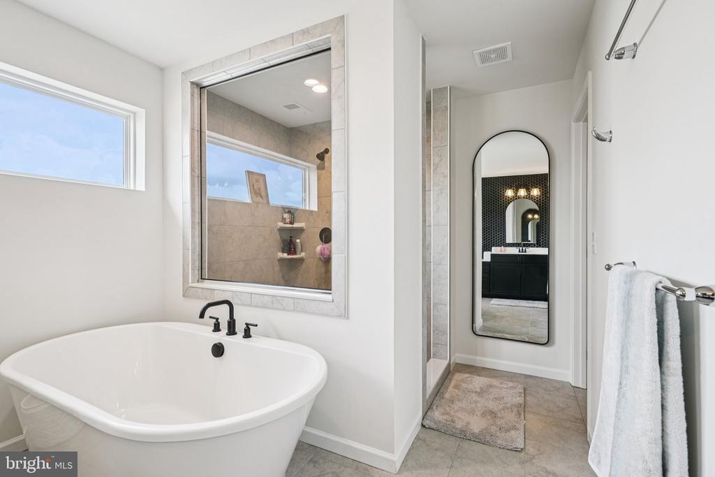 1832 Enclave Dr