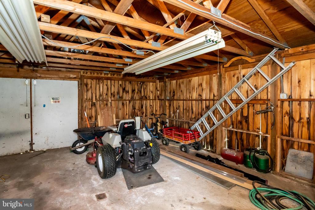 926 CALLOWHILL ROAD