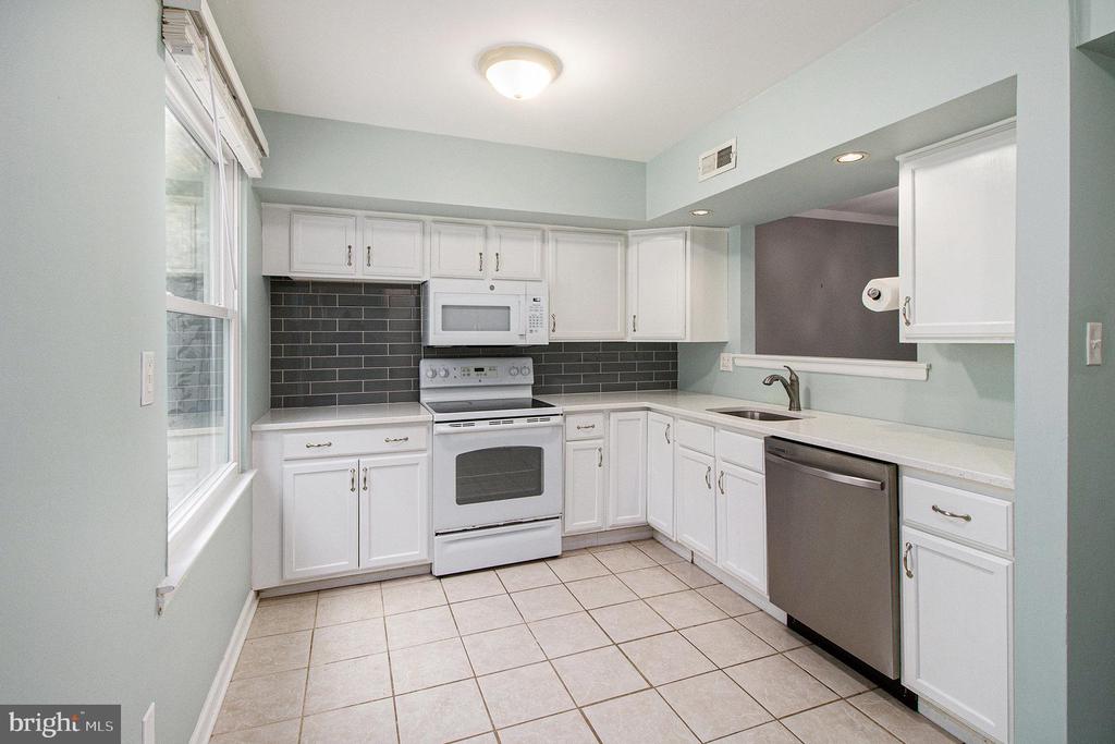 1000 JACKSONVILLE ROAD 12