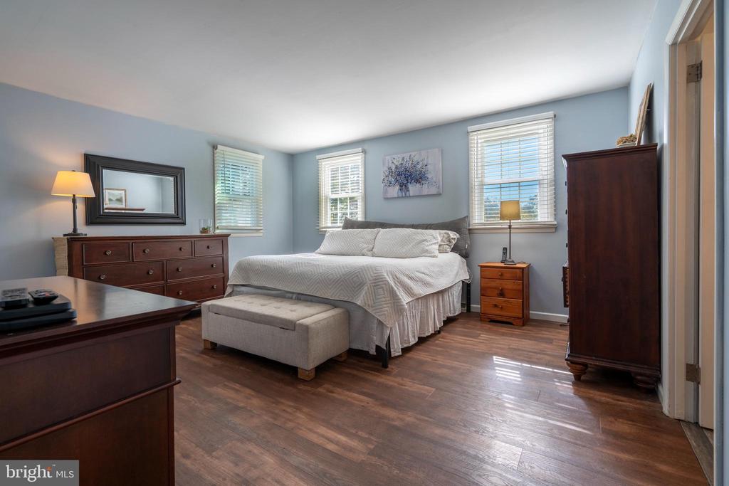 261 FAIRHILL DRIVE