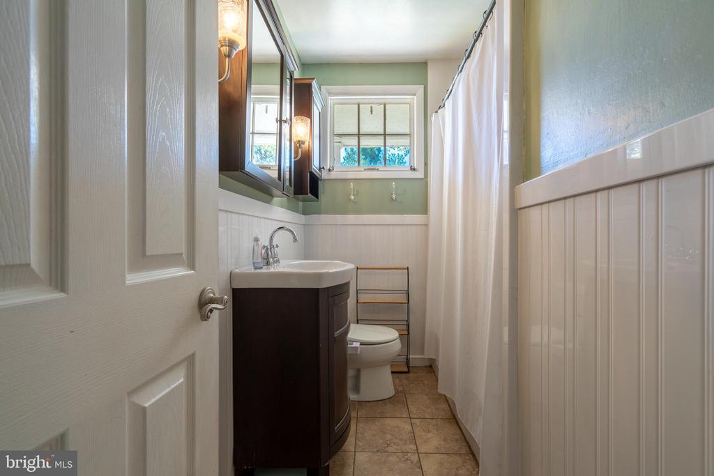 261 FAIRHILL DRIVE
