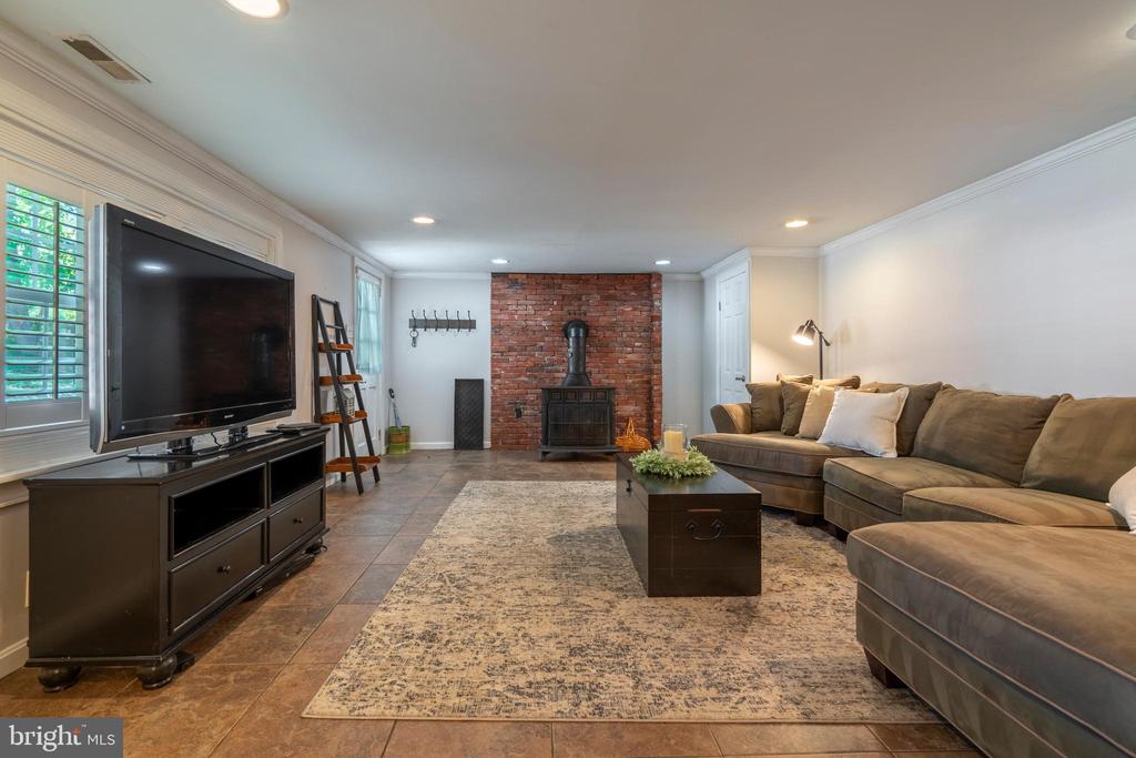 261 FAIRHILL DRIVE