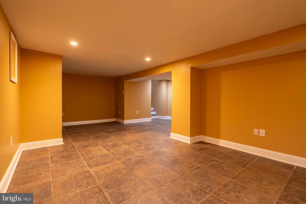 261 FAIRHILL DRIVE