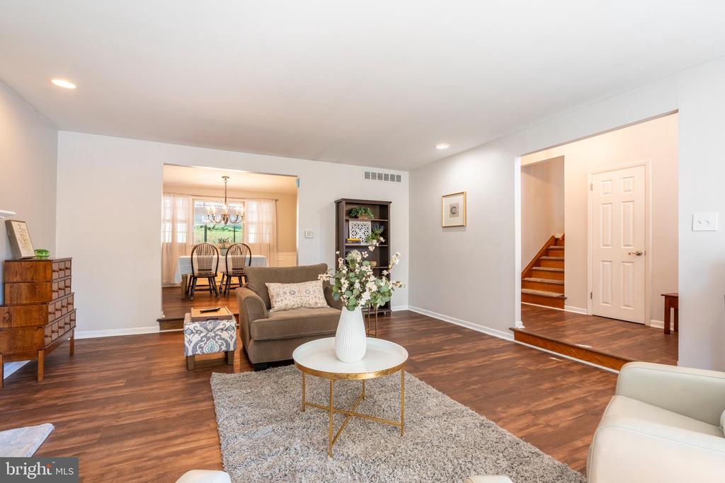 261 FAIRHILL DRIVE