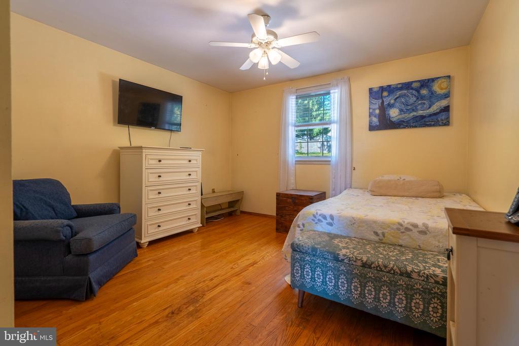 261 FAIRHILL DRIVE