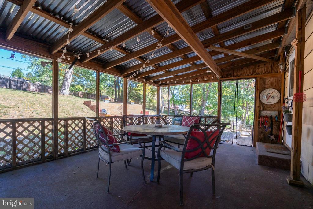 261 FAIRHILL DRIVE